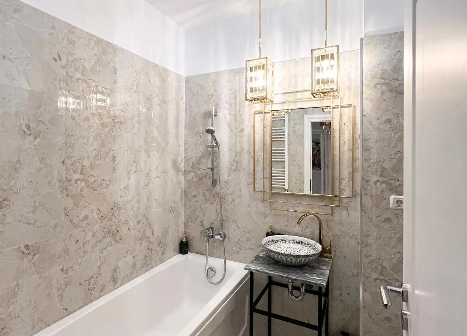 Apartment Happy Studio By Rh Living Bucharest Romania